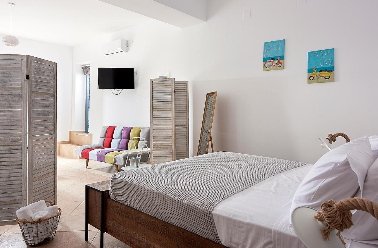 Miramare Luxury Apartments Firopotamos エクステリア 写真